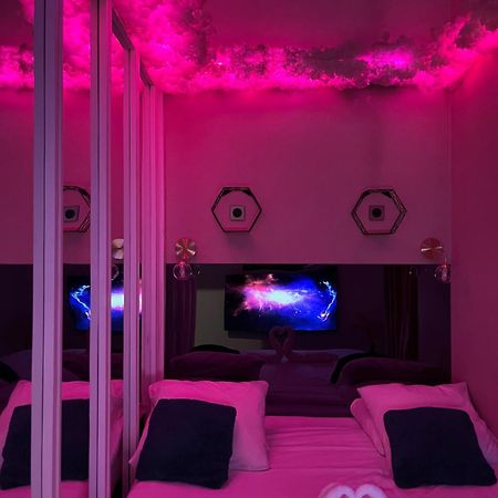 Le Blue Apartment โอแบวีลีเย ภายนอก รูปภาพ