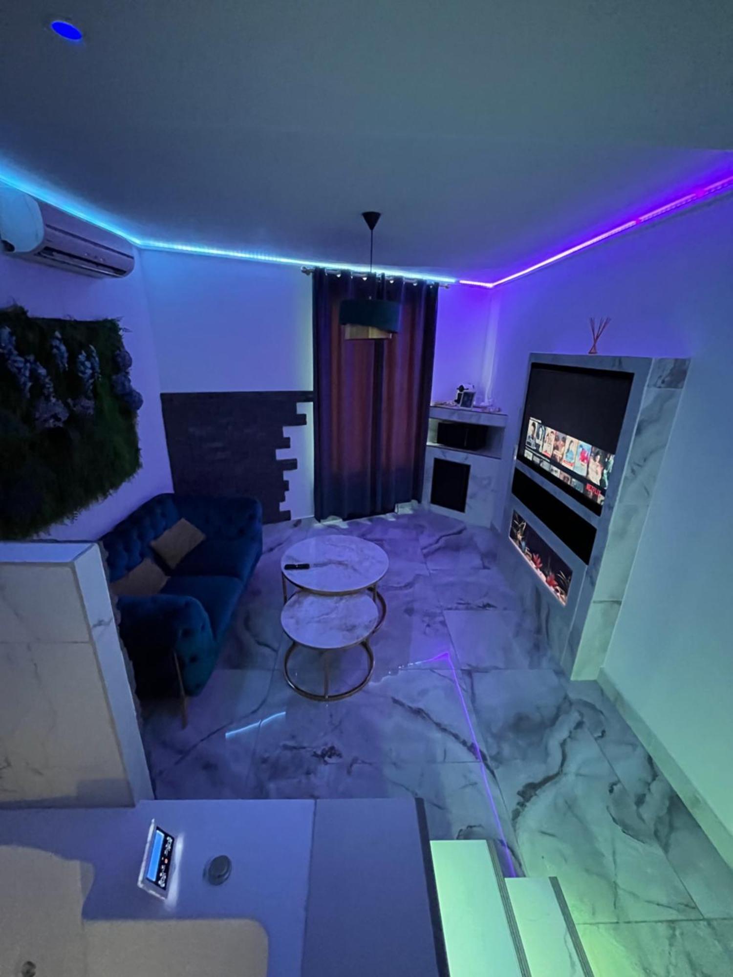 Le Blue Apartment โอแบวีลีเย ภายนอก รูปภาพ